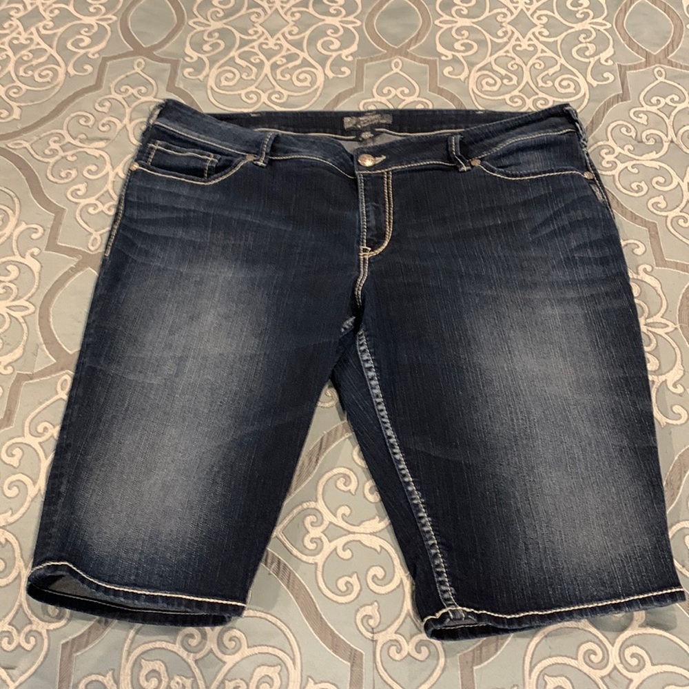Silver Suki Bermuda